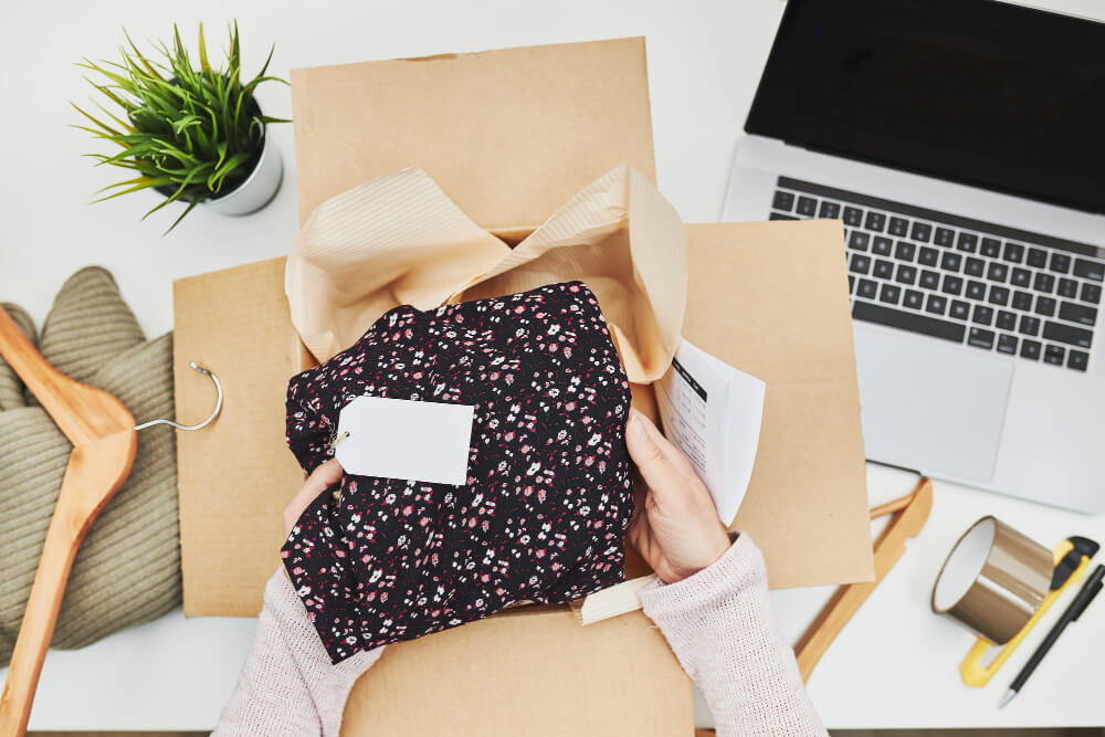 Custom Printed Packaging for Small Clothing Labels